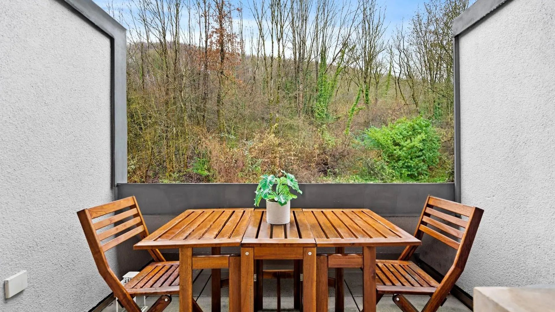 Chic 2Br Stay In Luxembourg With Free Parking Apartment