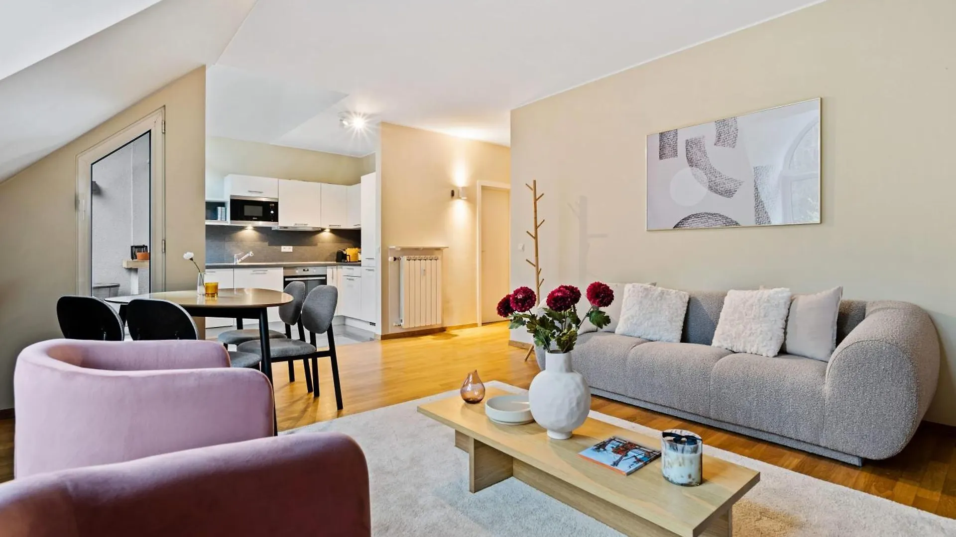 Chic 2Br Stay In Luxembourg With Free Parking