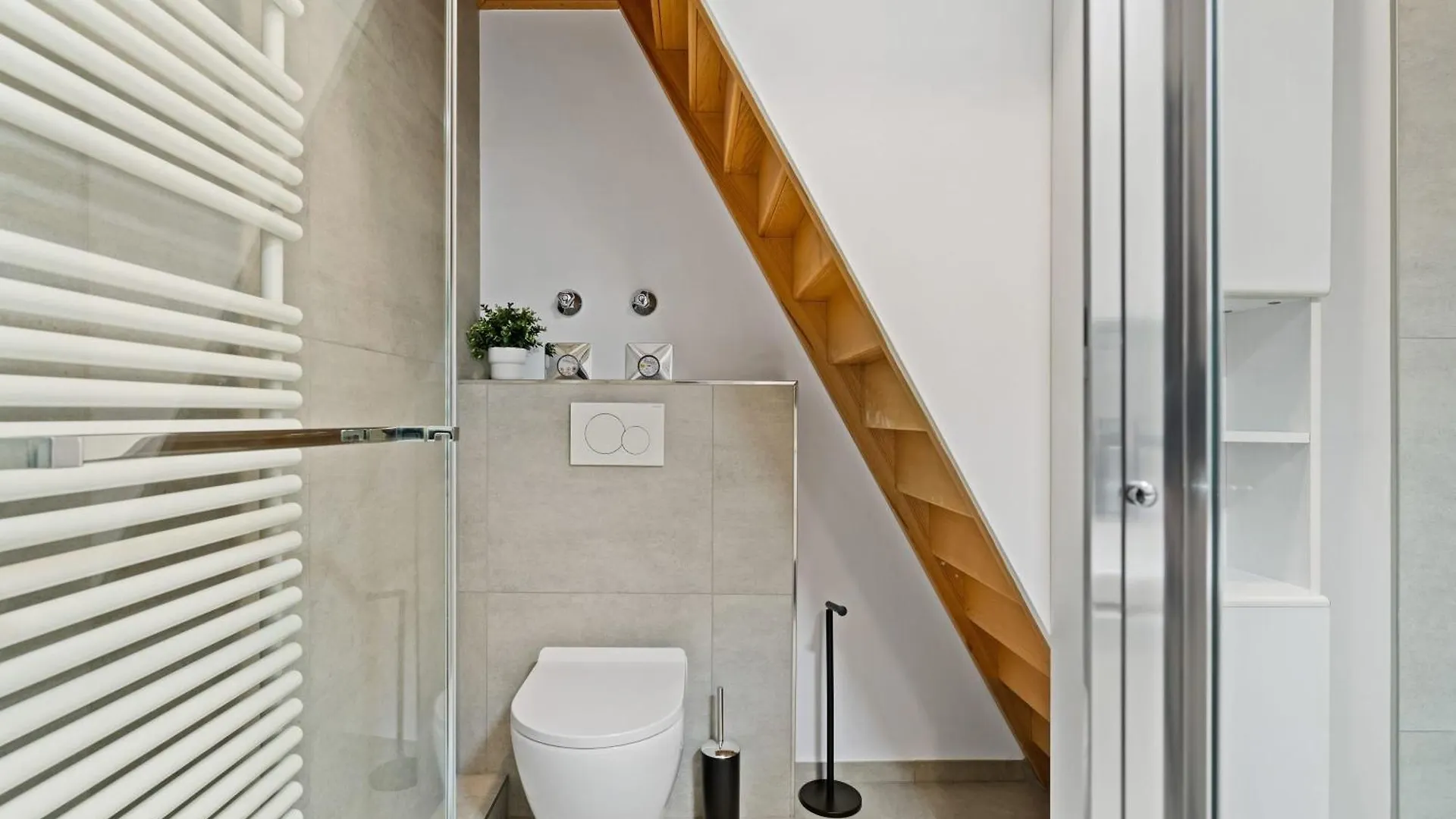 Chic 2Br Stay In Luxembourg With Free Parking Apartment